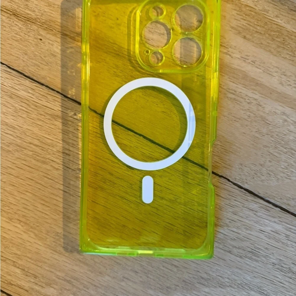 GENERIC AMAZON BRAND Transparent Rubber Neon Yellow iPhone 16 Pro Phone Case
